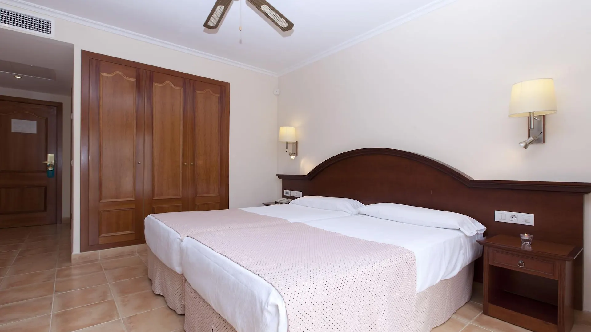 Valentin Menorca Star Hotel 4*, Cala'N Bosch (Menorca)